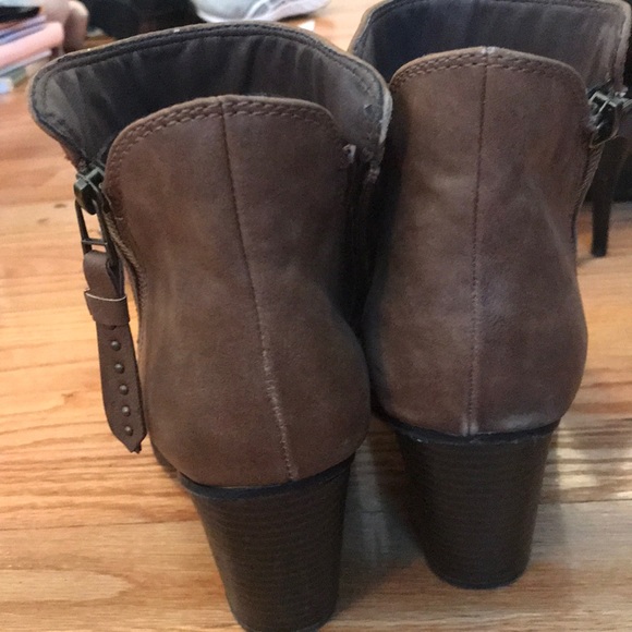 Boots - Picture 4 of 4